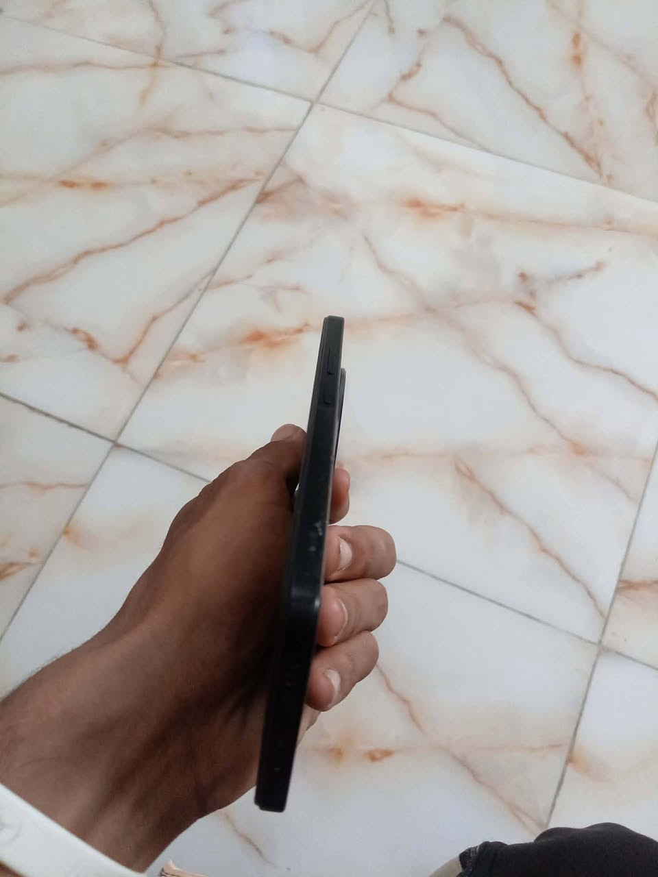 السلام عليكم جهاز ريدمي c14ذاكرة 128 بوبجي 60فريم بطارية 5000جهاز مكفول نضيف فقط ضهرة مكسور يدعم الشحن السريع السعر 90 وبي مجال رقمي ***********
