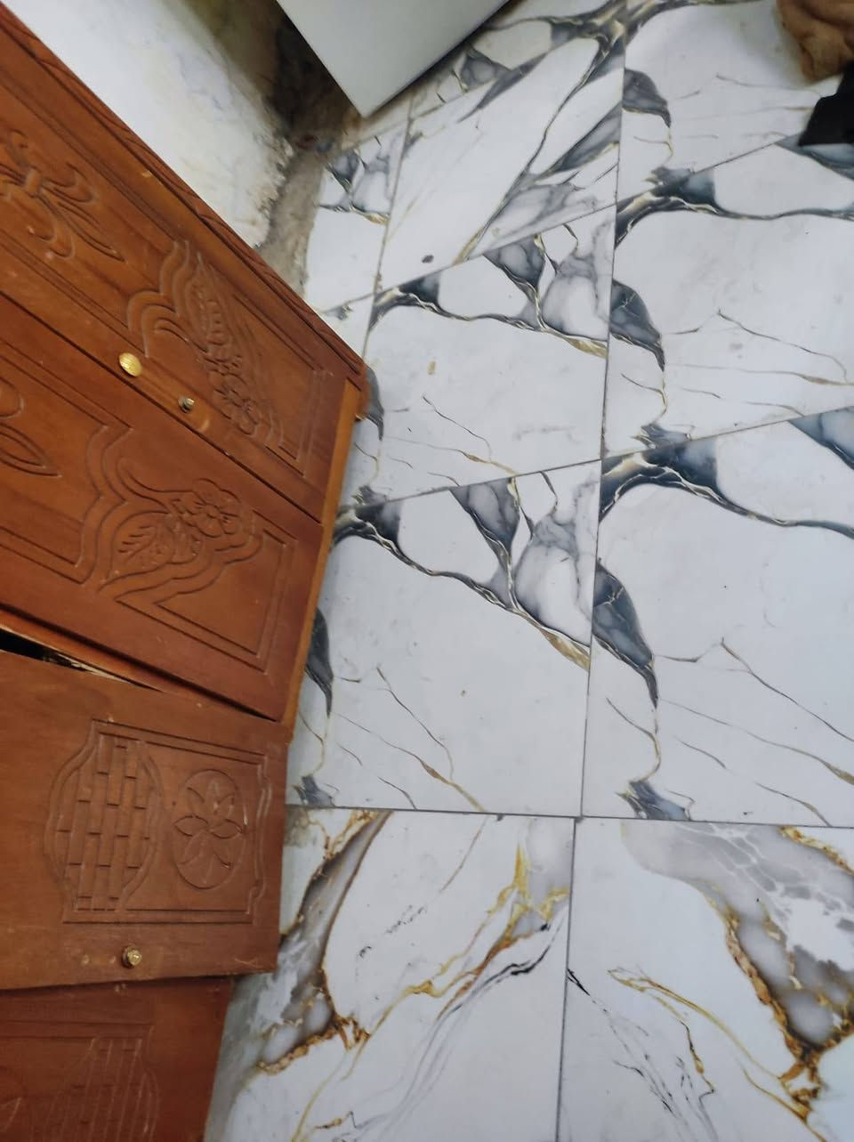 بيت للبيع • السديناويه • ٢٢٠م