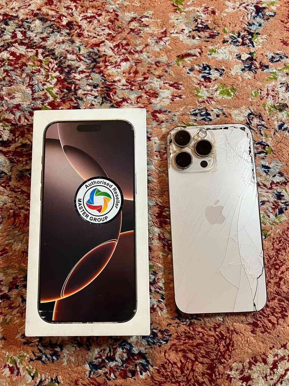 آيفون ١٦ برو ماكس • ٢٥٦ • بطارية منفوخة