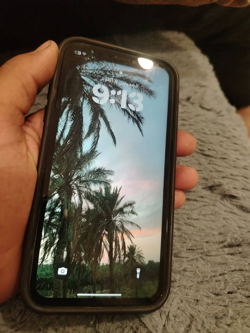 آيفون XR • ١٢٨ غ.ب. • نضيف