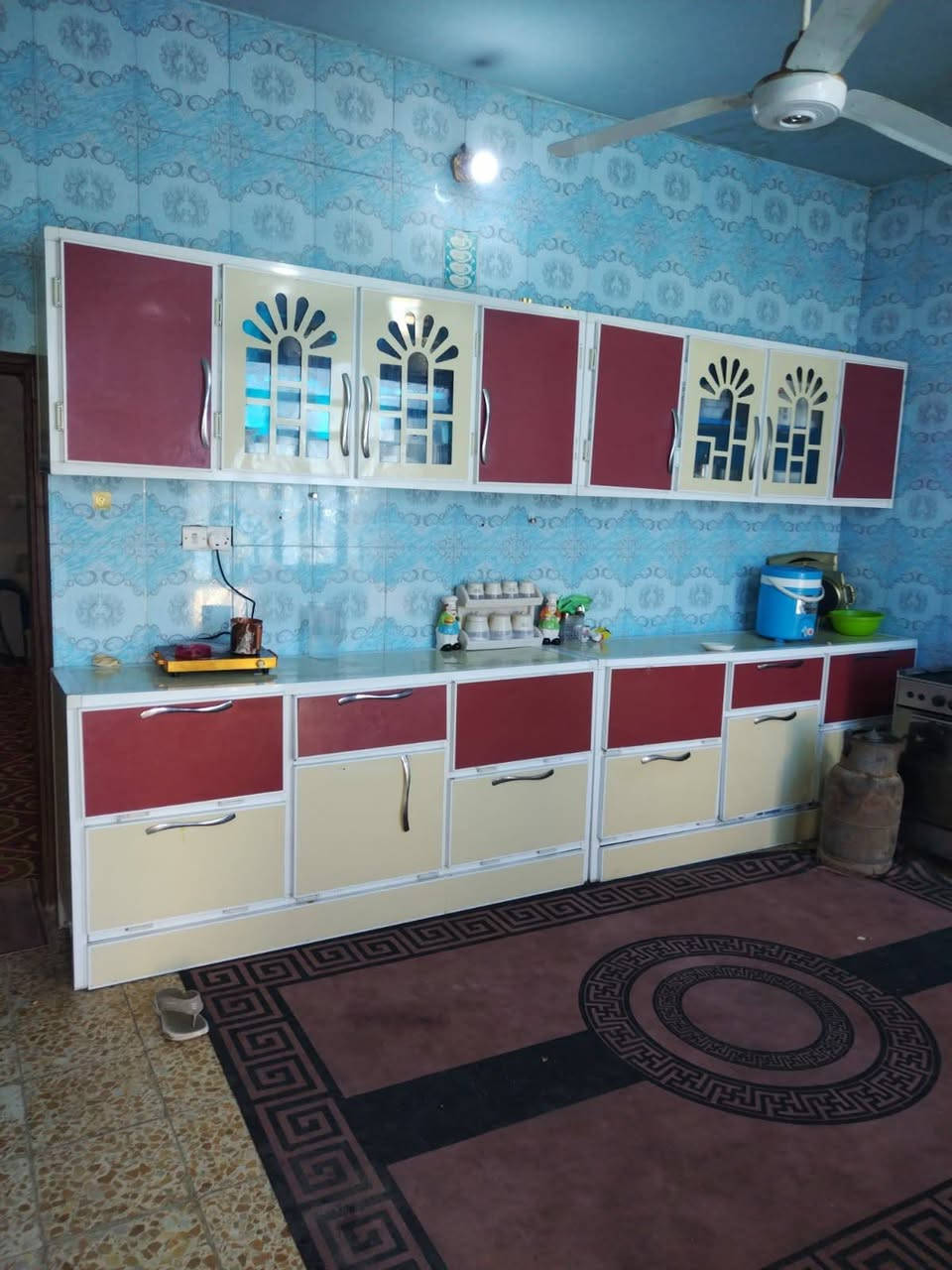 سلام عليكم بيت البيع مساحه 200 المكان حي الشعب السعر خاص الاستفسار انتصل ***********
