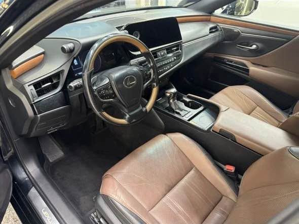 لكزس ES350 • بلاتينيوم • ١٠٠٠٠٠ كم