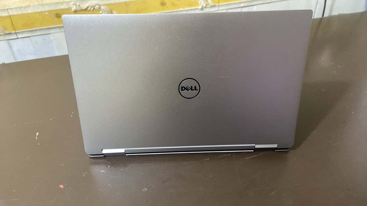 السلام عليكم لابتوب للبيع

المواصفات

الموديل dell XPS13 9365

المعالج Intel core I7 الجيل السابع

الرام 8 gb

التخزين 512 gb NVME

الشاشة بحجم 13 انج  قلابة 360  تدعم اللمس والقلم

لابتوب خفيف سلم يفيد للدراسة والتصفح والاوفس

وبهيكل متين مصنوع من المعدن بالكامل

الملحقات حقيبة اصلية  وماوس جديد وشاحنة

السعر 400 الف وبيها مجال

الطلب على الرقم *********** او مراسلة الخاص
