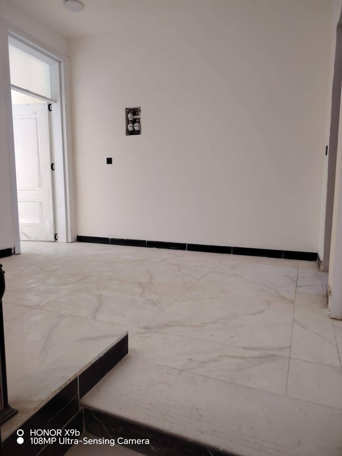 الموقع الهندسي • ١٠٠م • ٣ غرف