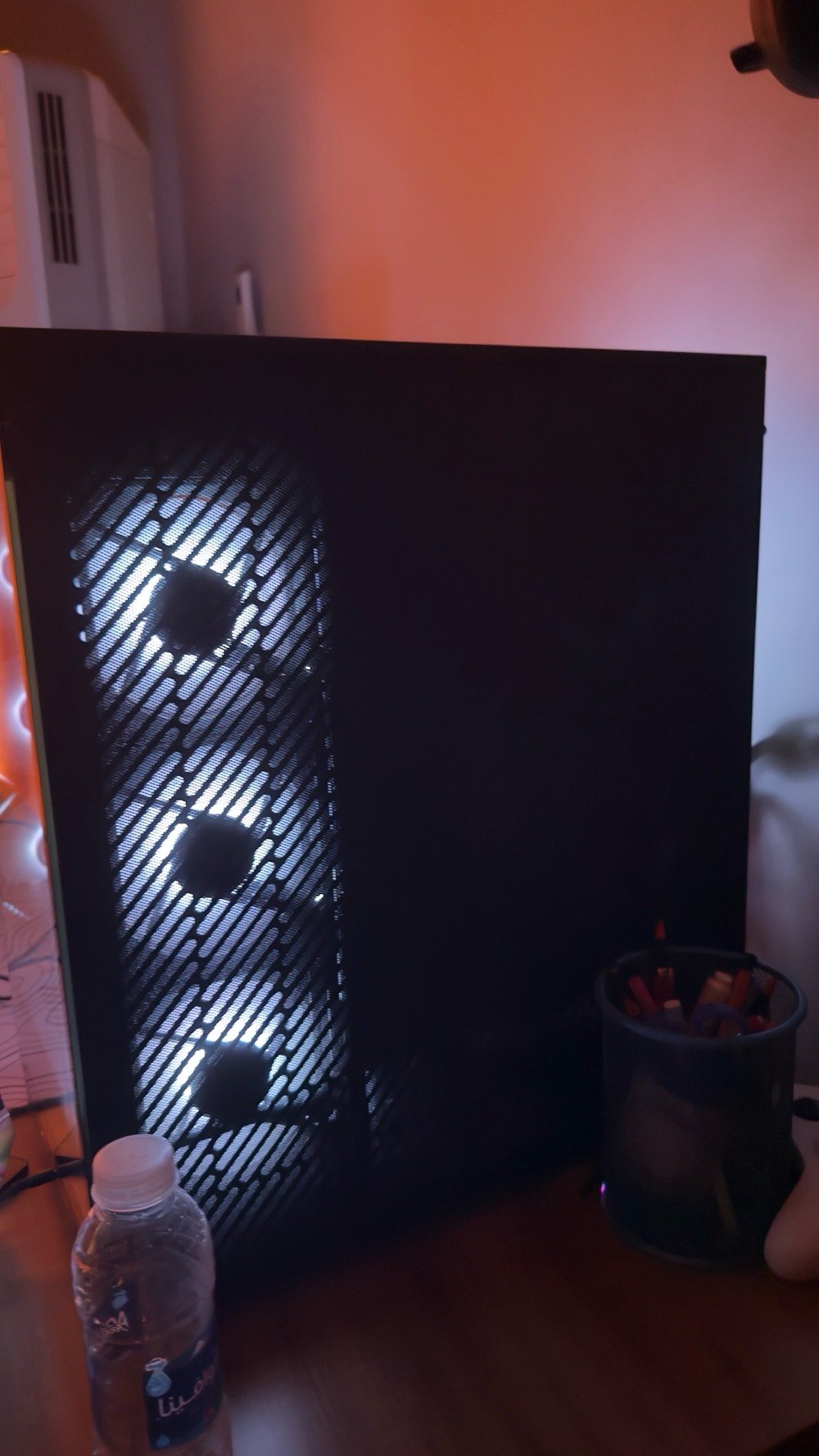 تجميعةpc 4070super 
i5-14400f 
التقاصيل الثانية موجودة بالصورة السعر 1950000قفل
مستخدم اسبوع فقط يعني جديدة بسعر مستعمل رقمي *********** بغداد فقط اي استفسار راسلني علواتس و تدلل