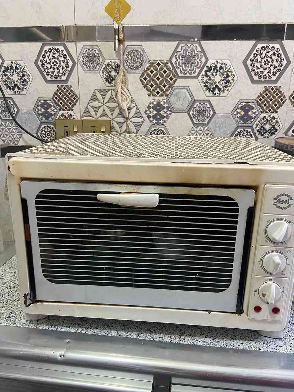 سلام عليكم باسكلات للبيع لوردي مبنجر لأبيض جديد سعرهن ثنينهن ٥٠ وبيهن مجال لمكينه هيه وميزه للبيع نوع برذر ١٠٠ أفون للبيع. حراره قويه سعر ٢٥ وبي مجال. استفسار علئ رقم ***********
