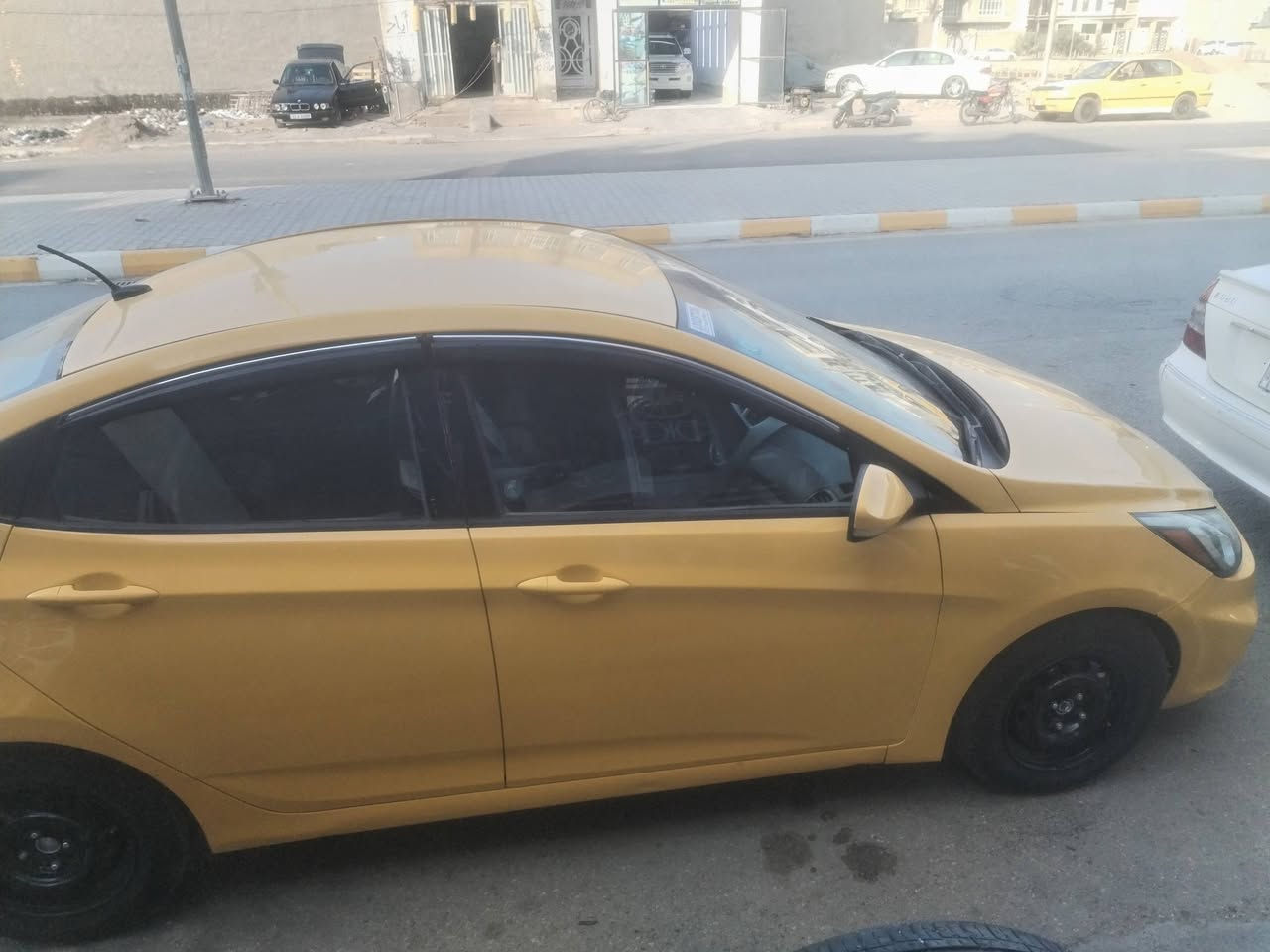 اكسنت مديل ٢٠١٦ وارد أمريكي حادثها فقط دوسه سيارة جاهزه كل نقص مابيها تبريد  شغال العنوان كوت مركز المدينه *********** بسمي رقم واسط.  السعر ٧٨وبيها مجال
