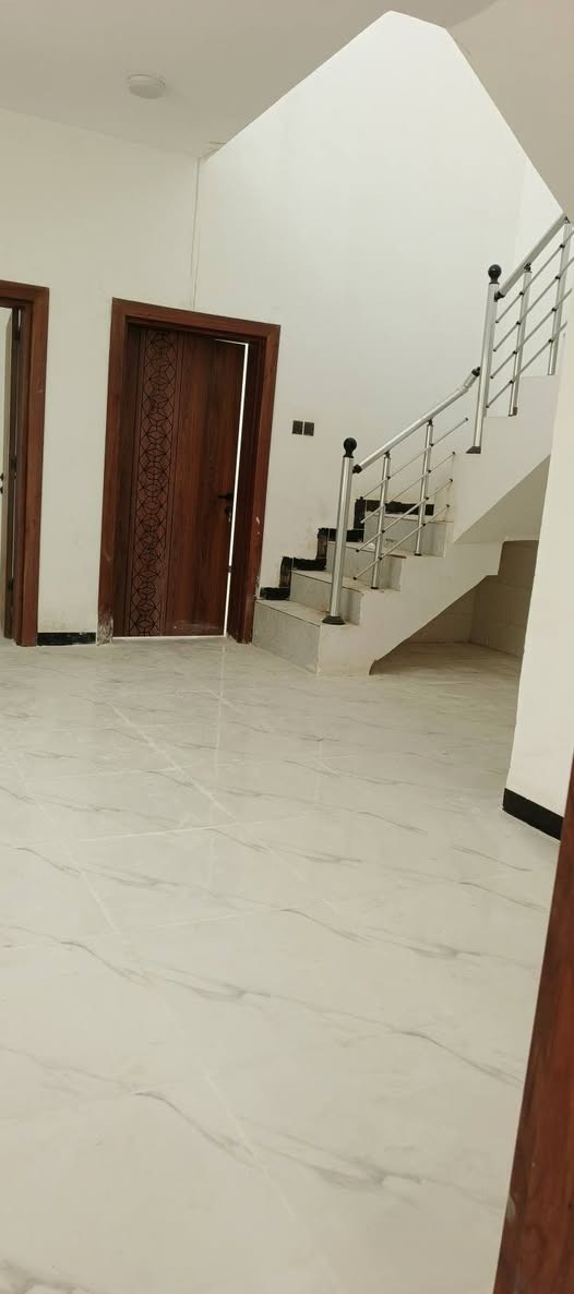 بيت اليجار 
مساحته 160متر 
مكان كوفه فلكه ملح مجمع زهور السكني 
سعر يجار 350الف 
بيت ابل صور مو هوه هاذه نموذج نفسيته 
ستفسار ***********
