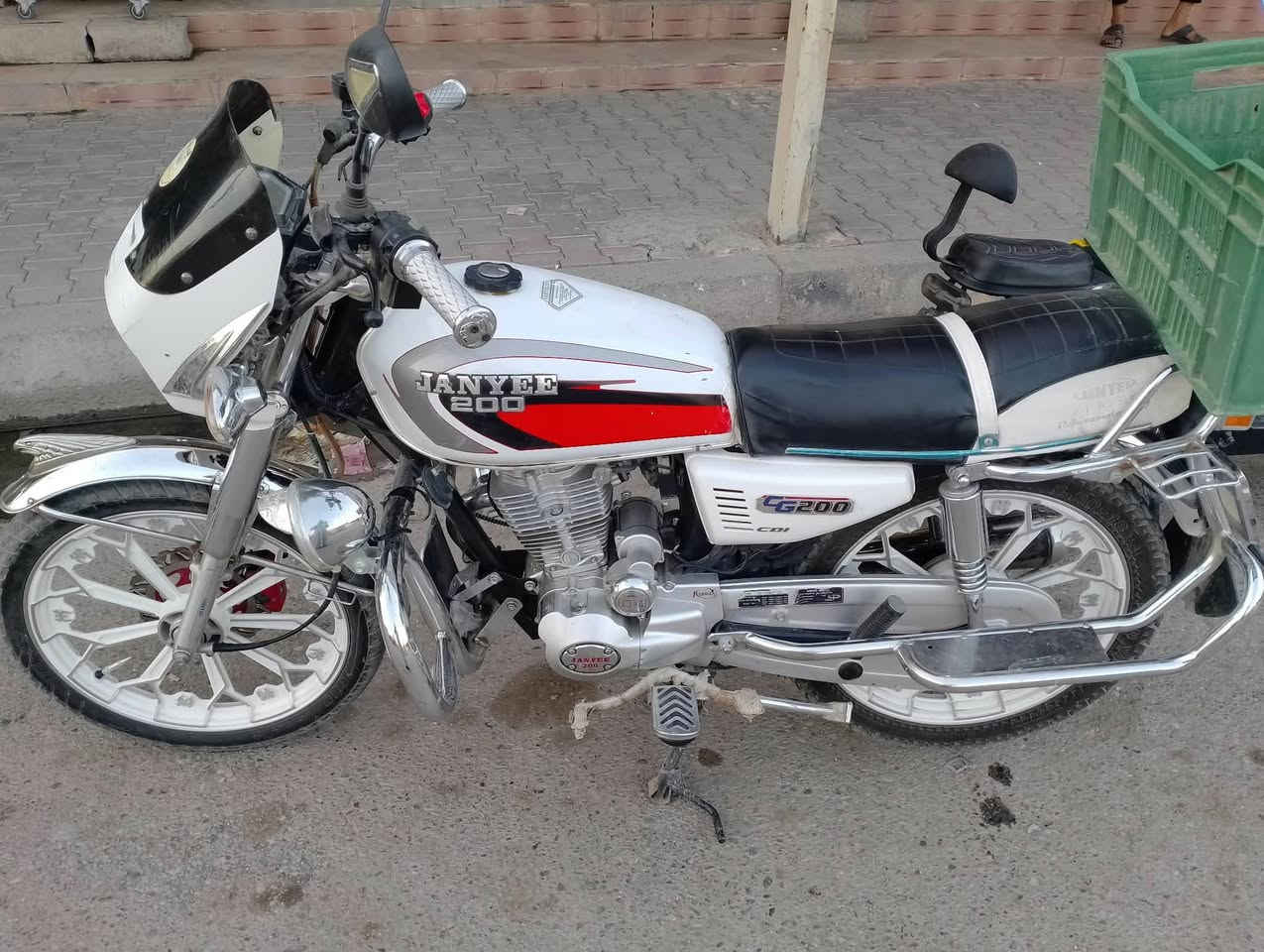 للبيع جنى موديل 24 نضافه فول كهربائيات شغاله محرك مبدل ولفات فقط السعر منفيس بي 
650 وبي مجال قليل شراي اتصل خاص ما ارد بيع فقط
مكاني الحويجة ناحية العباسي 
 ***********
