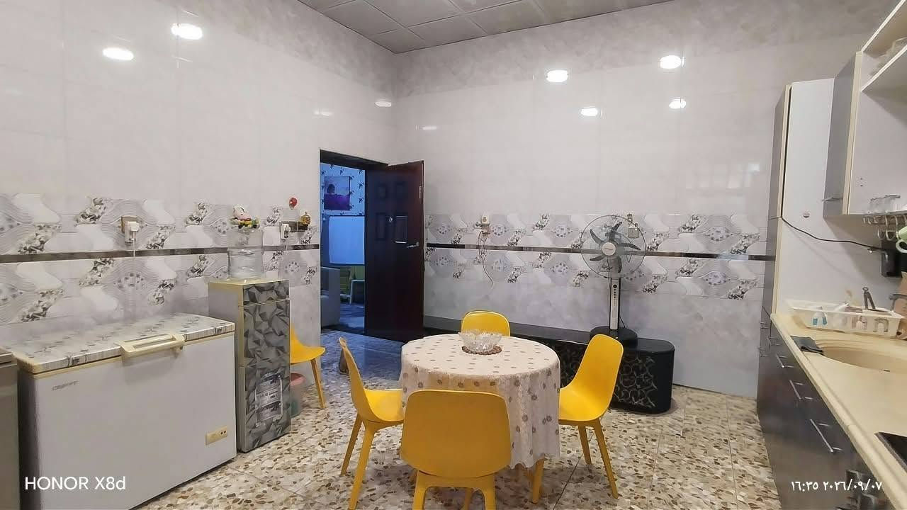 بيت للبيع
 العنوان كوفة علوة الفحل قرب مدرسة التألق الاهليه يم الجملون مساحة البيت 255 متر  السعر 55 وبي مجال  كاشي او سقف ثانوي  الصحيات  والمطبخ والمدخل كلهن سراميك صاله وغرفة ومطبخ 

@إشارة

نص مكتوب في الصور:
- GreenLife حصى المراره, علاج العقم لكلا الزوجين, علاج القولون
- كربلاء.مسويه.بيكم
- *********** 09 *********** & 0781116
- وكيل ديلي
- راسل بايد *********** , منتج الاصلي لعلاج تفتيت الحصي والز
- HONOR X8d 16:37 2026/09/07
- HONOR X8d 16:37 ٢٠٢٦/٠٩/٠٧
- HONOR X8d 16:35 2026/09/07