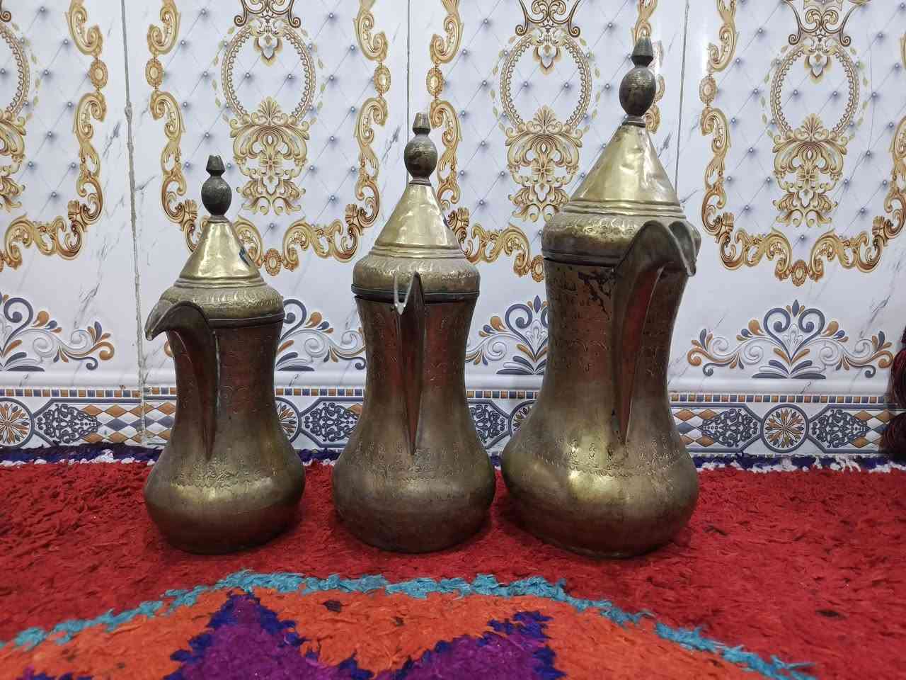 كماكم للبيع قديمه عمل ميخائيل قياس 42 36 32 للستفسار اتصل *********** يوجد توصيل
