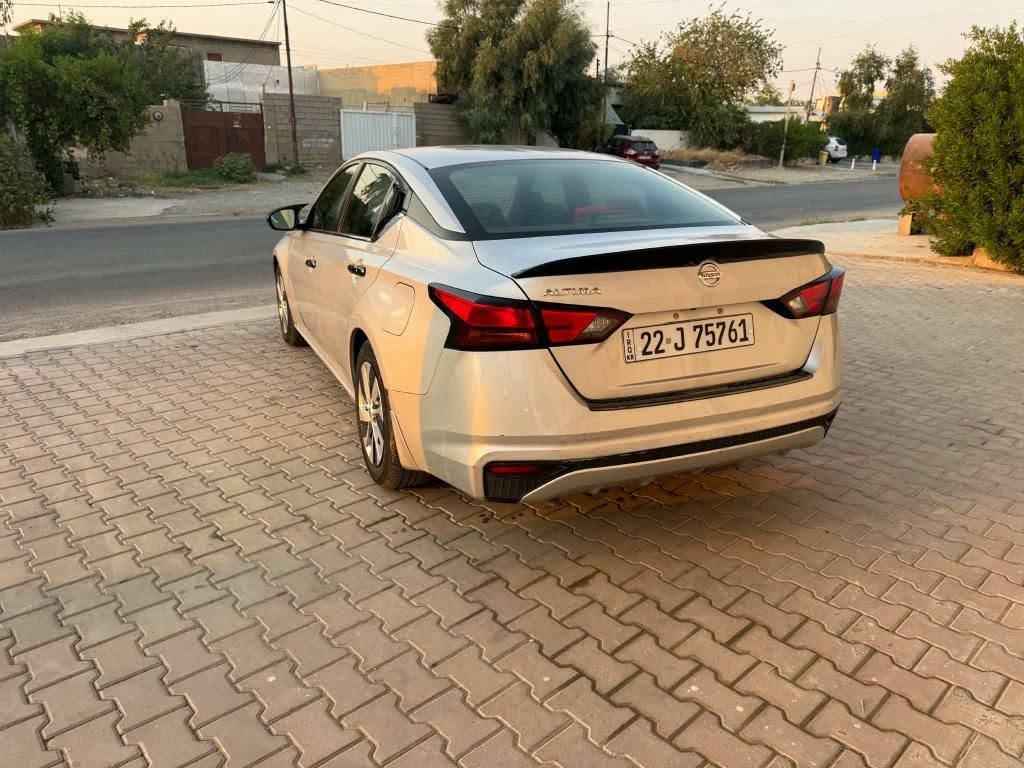 سلام علیکم 
نیسان التیما مودیل ٢٠٢١للبیع
سیارە جاهزە بکل نواحی گیر و محرک و تبرید کل بشرط و سنویەجدید لحد ٢٠٢٨ و بيطاقة بنزين موجود وضرر موجود بل صورة بدون دواخل ماشیە ١٤٤ الف کم بشرط سعر ١٢٢ وبيها مجال عنوان كركوك حرية
***********
*********** كركوك, العراق
