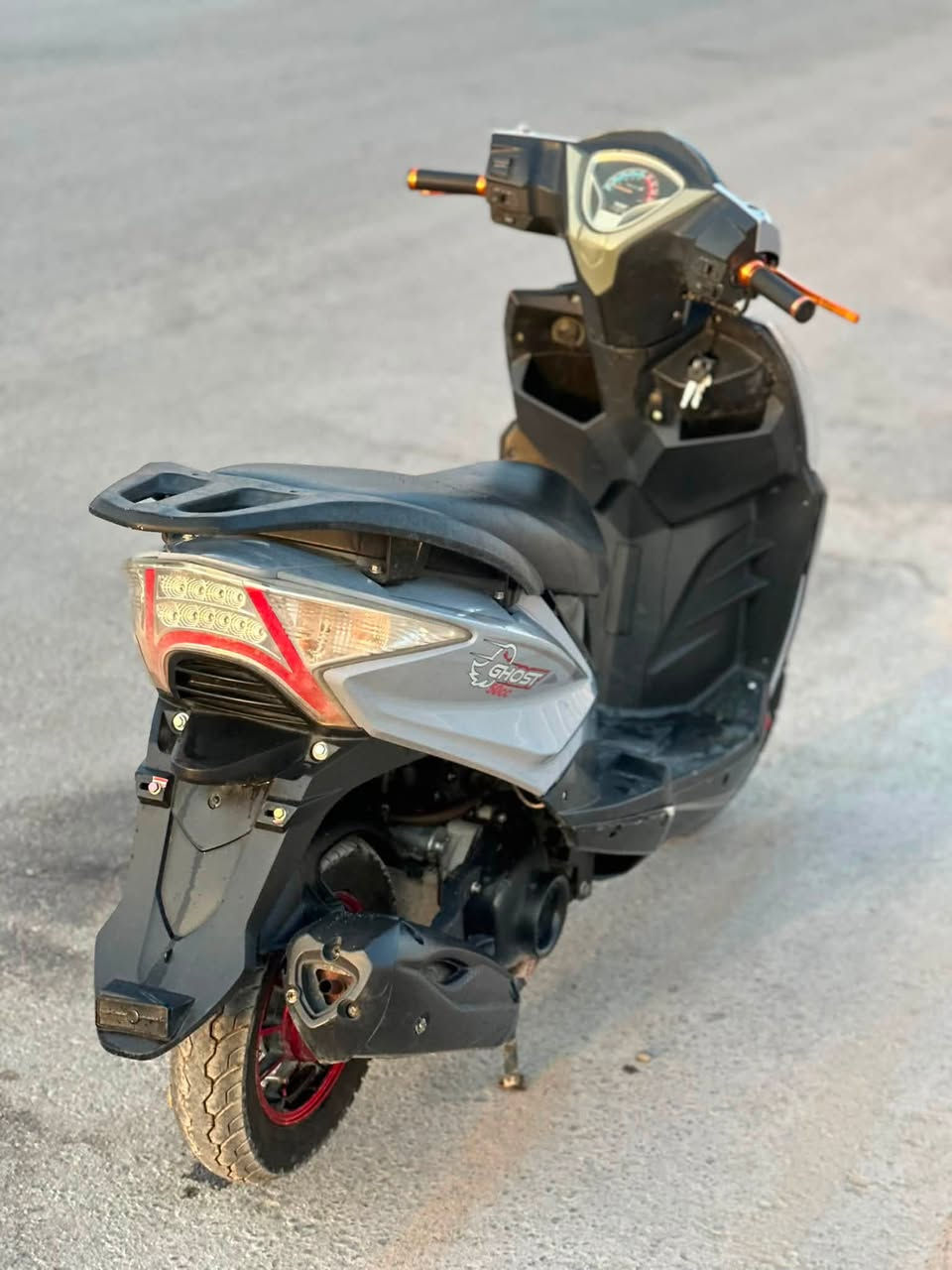 للبيع دراجة  تايوان 🛵🔥
دراجة نظيفة ومرتبة، مثل ما موضح بالصور، جاهزة للاستخدام وما تحتاج شي.
🔹 حجم المحرك: 125 سي سي
🔹 اللون: رصاصي / أسود
💰 السعر: 750 ألف دينار
🤝 قابل للتفاوض بالمعقول 

📍 المكان: البصرة / الزبير
📞***********
