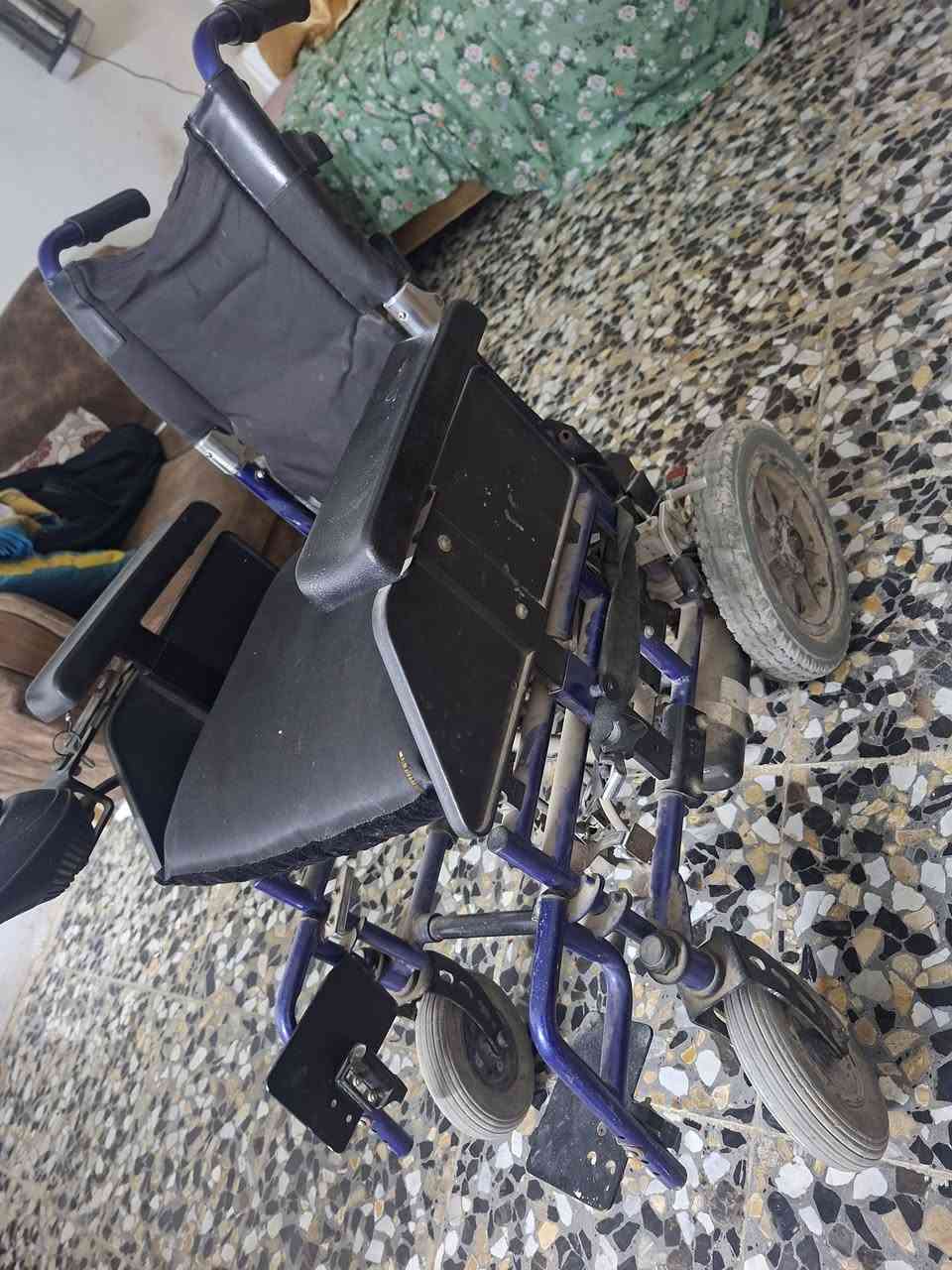 لا توجد تفاصيل

نص مكتوب في الصور:
- عربانه شحن للبيع بسعر مناسب ب 300 الف مكاني الاعظمية ***********