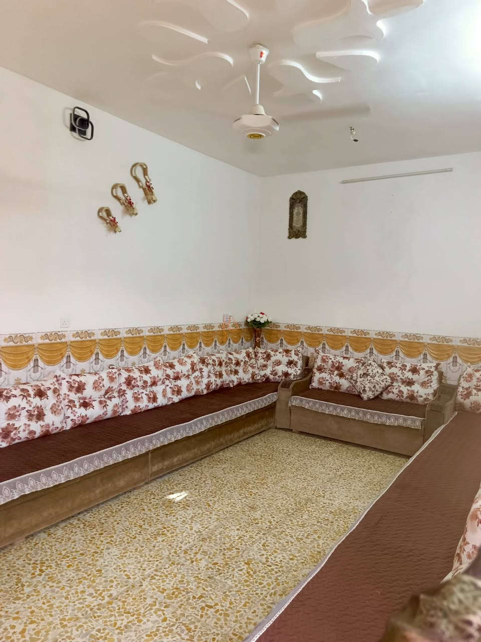 بيت للبيع العبور المدخل الثاني قرب جامع وعدالله الحق المساحه 150 البيت كامل الاستفسار على الرقم //*********** // ***********
