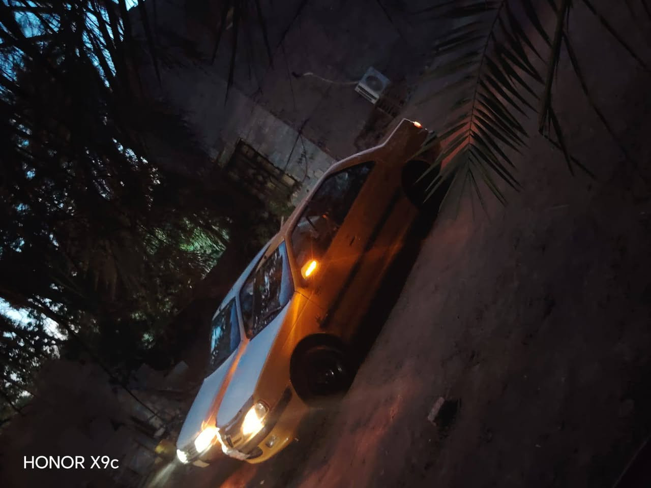 ***********
السلام عليكم ايجو باص 18 مكينه خابطه جير جديد ابيع على هاي الحاله قشر حلو صدر حلو حداديه زينه تبريد ثلج دواخل جديده السعر 30 الرقم *********** بيع مستعجل

