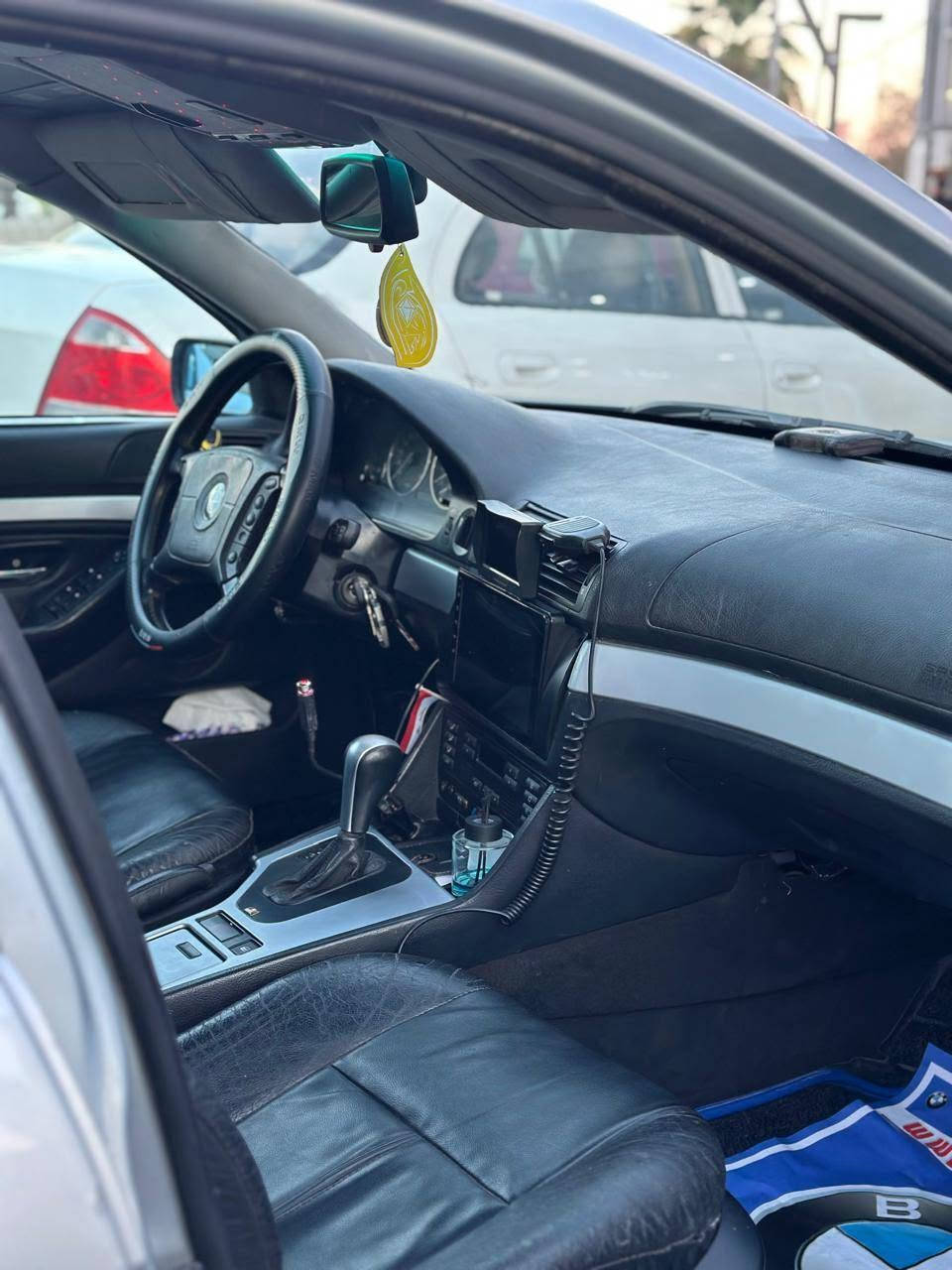 للبيع السعر 85$
🚗 موديل 1998محدث 2000
حجم 535كير مكينه وسنويه وبليته اصل وفصل.8
⚙️ محرك 8 سلندر 3.5 – عزم نار وصوت يونس
🔧 كير أوتوماتيك تيبترونك ثلاث انظمه 
🛞 ويل حجم ١٧
طخم تاير جديد 
💨✈️بيها شلعه نار 🔥
مضخم صوت بل صندوك 🎼
سستم صوت وعزل يخبل 🔥🎼
✨ فل مواصفات + دعامات M 
🛋️ داخل جديد كشنات جلد 
❄️ تبريد ثلج تدفئه شغاله 
🔌 كلشي بيها شغال بدون استثناء
‏ 🔥 كزور رياضي بيها منظومه نار من الكزوز
🧼 الحالة:
صبغ عام جماليه 
✔️ بدون ضرر
✔️ سقف تنتا سلايت طكتين 
✔️ محرك وكير شرط لوك
✔️ جاهزه لاأخير ترايك للبصره                                         موبايل+واتس ***********
***********

