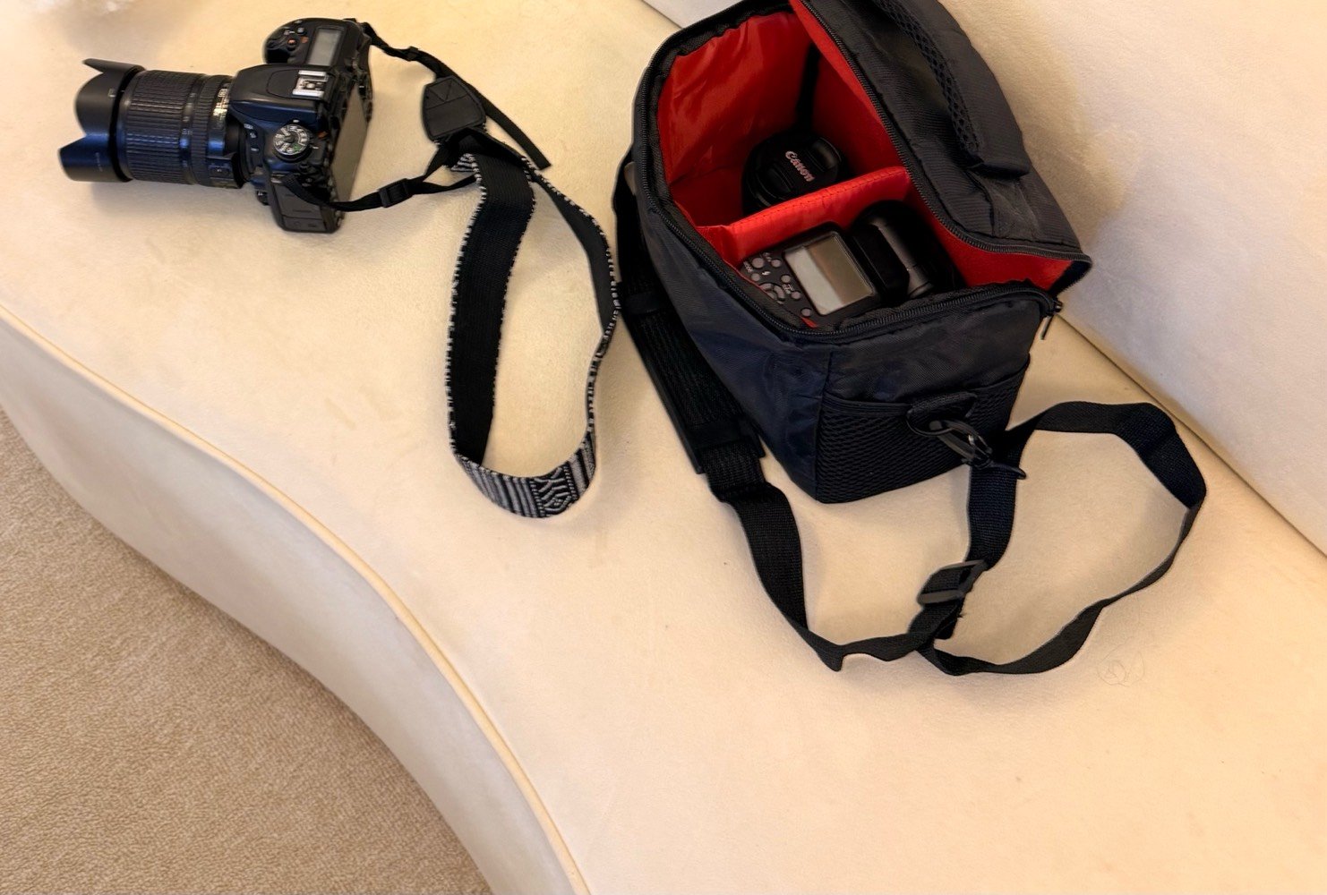 نيكون D7500 • عدسات 18-140 50 • نظافة 95%