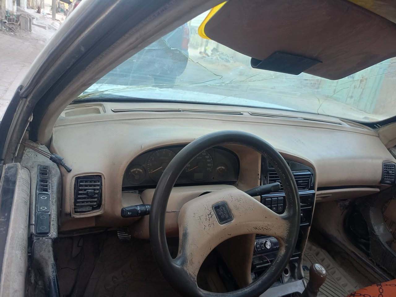 السلام عليكم بيجو 405 مكينه وكير وتبريد وحداديه فول 
رقمها نجف غرامات مصفره راعيها ما اندله اكفلك سرقه وعشائر مكانها نجف السعر 14 وبيها مجال ***********
