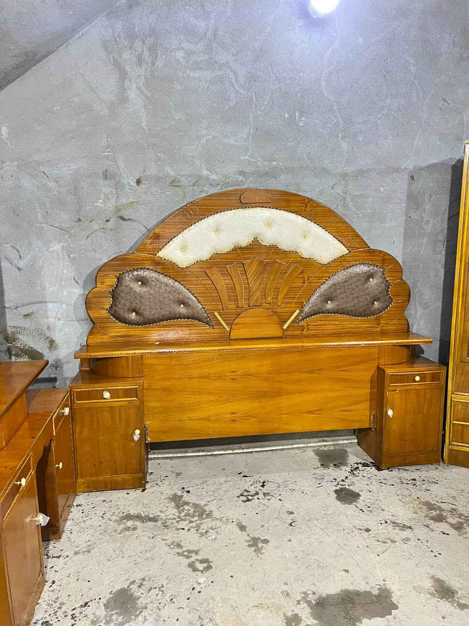 سلام عليكم غرفه نجاره صاج مستخدمه مديل حديث السعر ٦٥٠ العنوان الحله ***********
