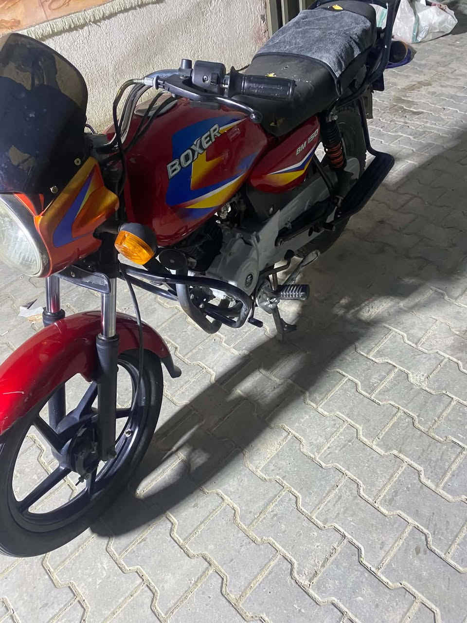 سلام عليكم دراجه بوكسر مديل 21  اوراق اصولي دراجه نضيفه كامله الي يردهه يرسلني خاص او رقم ***********
