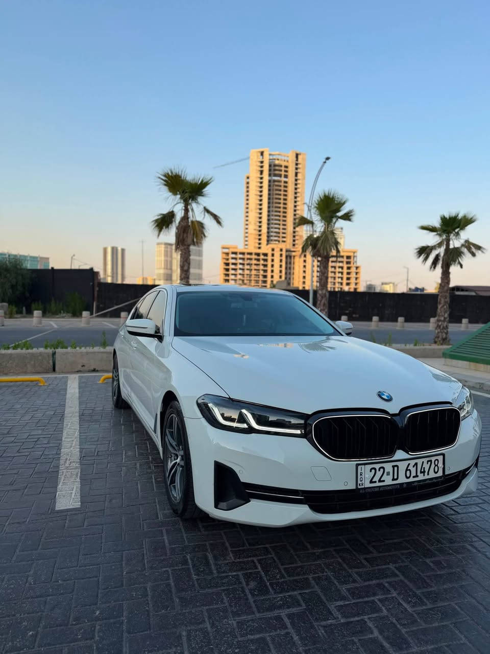 🚘 للبيع | BMW 520i موديل 2021 | وارد خليجي 🇩🇪

✨ فرصة لا تُعوّض لامتلاك سيارة فاخرة بحالة الوكالة، نظيفة جداً ومخدومة بالكامل.

🔹 المواصفات:

* ✅ BMW 520i موديل 2021
* ✅ وارد خليجي
* ✅ محرك 2.0 Turbo اقتصادي وقوي
* ✅ ناقل حركة أوتوماتيك 8 سرعات (Steptronic)
* ✅ نظام قيادة باختيار أوضاع القيادة (Eco Pro / Comfort / Sport)
* ✅ شاشة معلومات وترفيه كبيرة
* ✅ نظام Apple CarPlay
* ✅ كاميرا خلفية مع حساسات أمامية وخلفية
* ✅ تشغيل بصمة (Keyless Start)
* ✅ دخول ذكي (Comfort Access)
* ✅ مثبت سرعة
* ✅ مقاعد كهربائية مع حفظ الذاكرة
* ✅ تكييف أوتوماتيك ثنائي المناطق
* ✅ إضاءة LED أمامية وخلفية
* ✅ جنوط رياضية أصلية
* ✅ داخلية باللون القرميدي الفاخر التي تضفي لمسة مميزة ونادرة
* ✅ جميع الصيانات الدورية منفذة داخل الشركة وضمن مواعيدها الرسمية
* ✅ مفتاحان (بصمتان) أصليتان
* ✅ سيارة شخصية، نظيفة جداً، ولا تحتاج أي مصروف.

💰 السعر: 290 ورقة (قابل للتفاوض بالمعقول بعد المعاينة).

📍 الموقع: أربيل
📄 السيارة باسمي شخصياً وجاهزة للنقل.

📞 للاستفسار: ***********

🔥 إذا كنت تبحث عن BMW بحالة الوكالة، وسجل صيانة منتظم، وداخلية قرميدية مميزة، فهذه السيارة تستحق المشاهدة. الجادون فقط، والرزق على الله. بغداد, العراق
