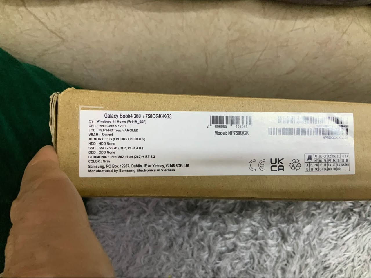 لابتوب سامسونج كلاكسي بوك 4 360 (galaxy book4 360 )حديث اخر موديل اجاني هدية بريطانيا الشاشة لمس الحجم 15.5 موديل 2024 ما اعرف عنا اي شيءٍ وهذا المعلومات ولا اعرف سعرا مع المعلومات بالصور ….. الاتصال على الرقم ***********
‏Galaxy Book4 360 / 750QGK-KG3
‏OS: Windows 11 Home (W11M_6SF)
‏CPU: Intel Core 5 120U
‏LCD: 15.6"FHD Touch AMOLED
‏VRAM: Shared
‏MEMORY : 8 G (LPDDR5 On BD 8 G)
‏HDD : HDD None
‏SSD : SSD 256GB ( M.2, PCle 4.0 )
‏ODD: ODD None
‏COMMUNIC : Intel 802.11 ax (2x2) + BT 5.3
‏COLOR: Gray
‏Samsung, PO Box 12987, Dublin. IE or Yateley, GU46 6GG. UK بغداد, العراق
