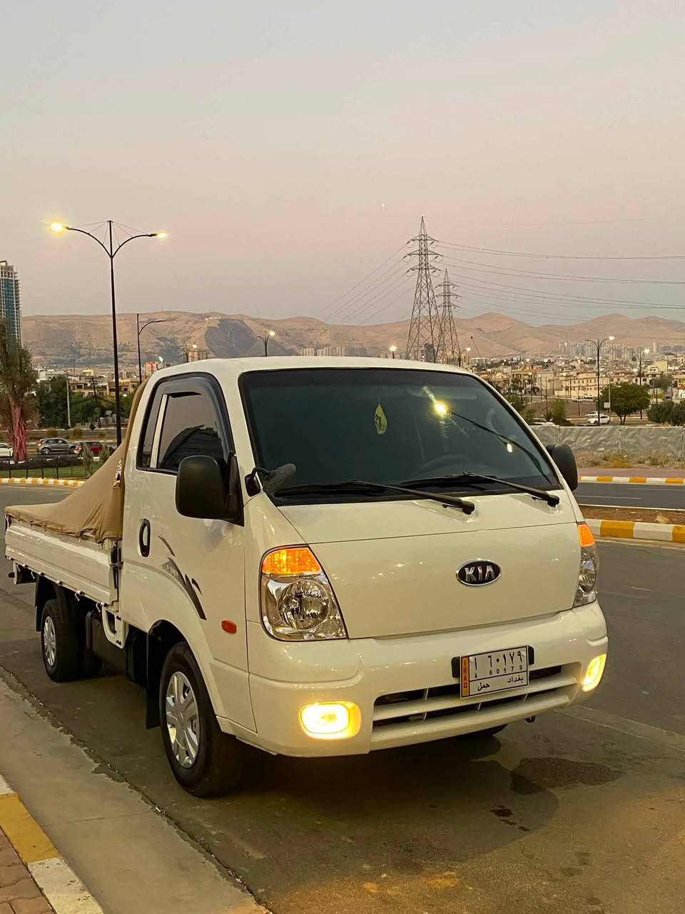 کیا بڕاوە تازە داخڵ مۆدێل ٢٠٠٧   گێڕو مەکینەو ئەکسلی بەشەرت تەبریتی ئیش ئەکات برێکی بەسراوە سعر ٦٤ گەڵاو ماعمەلە ژ.م***********
