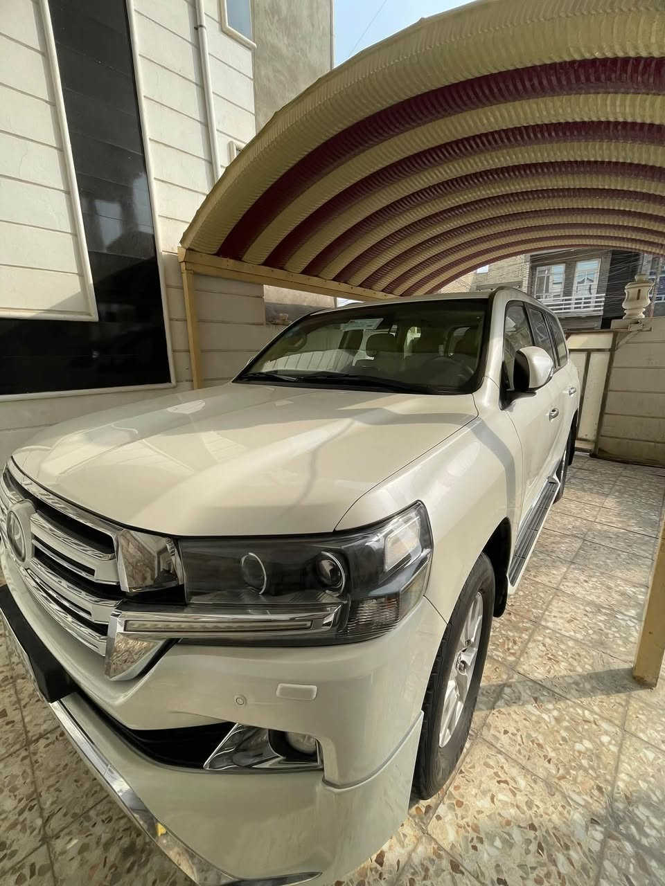 لاندكروز وايت اديشن • ٢٠١٧ • رقم بغداد