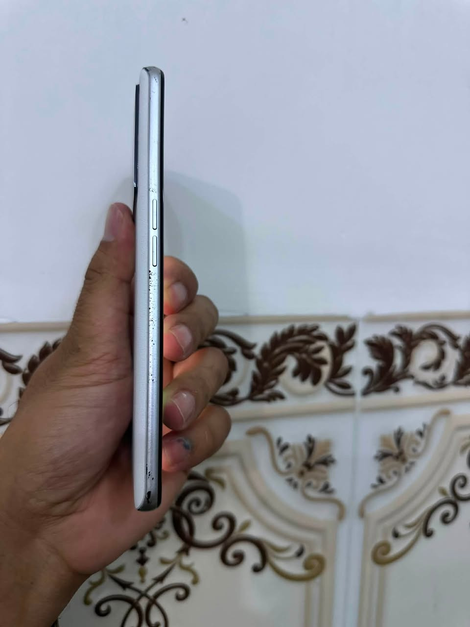 ♦️ريلمي Realme GT Neo 5 SE
السعر310 قفل توصيل موجود مكاني الديوانيه

♦️المواصفات

1️⃣اسم الجهاز : جي تي نيو 5 SE
2️⃣الشاشة : 6.74 بوصة - 144 هرتز - OLED
3️⃣الذاكرة : 1 تيرا بايت الرام 16 +12يعني يصير28الرام
4️⃣الكاميرا : 64 + 8 + 2 ميجابكسل
5️⃣المعالج : Snapdragon 7+ Gen 2
6️⃣البطارية : 5500 مللي أمبير - 100  بدون غراض اتصال ***********
