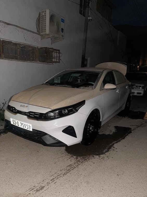 سلام عليكم سيراتو للبيع محرك 1600السياره نضيفه مكفوله كفاله عامه موديل 2024 الاستفسار الاتصال ***********
