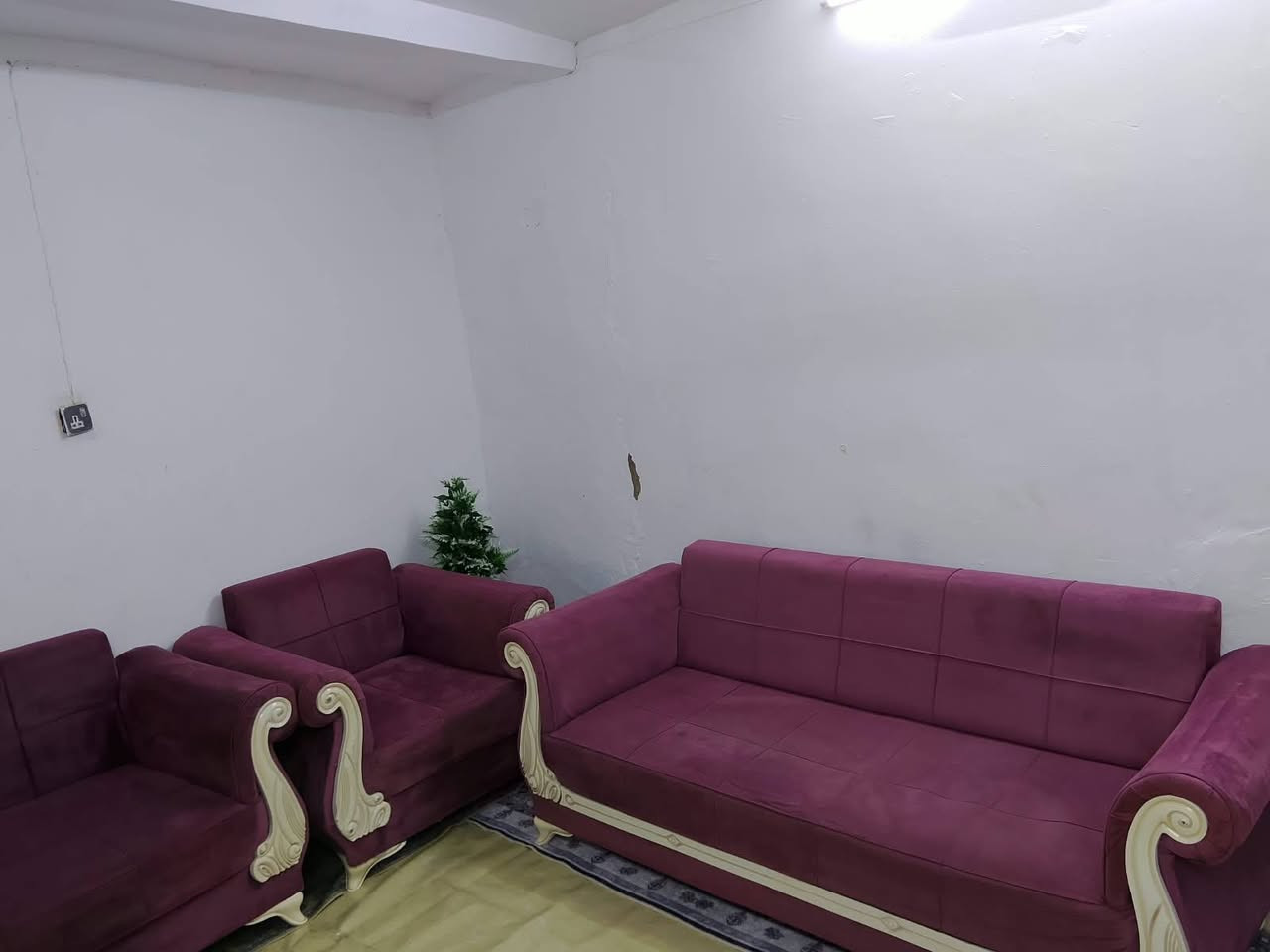 السلام عليكم تخم تسع مقاعد اي ضرر مابي ماكني كربلاء حي الغدير السعر275وبي مجال يوجد توصيل داخل كربلاء ***********
