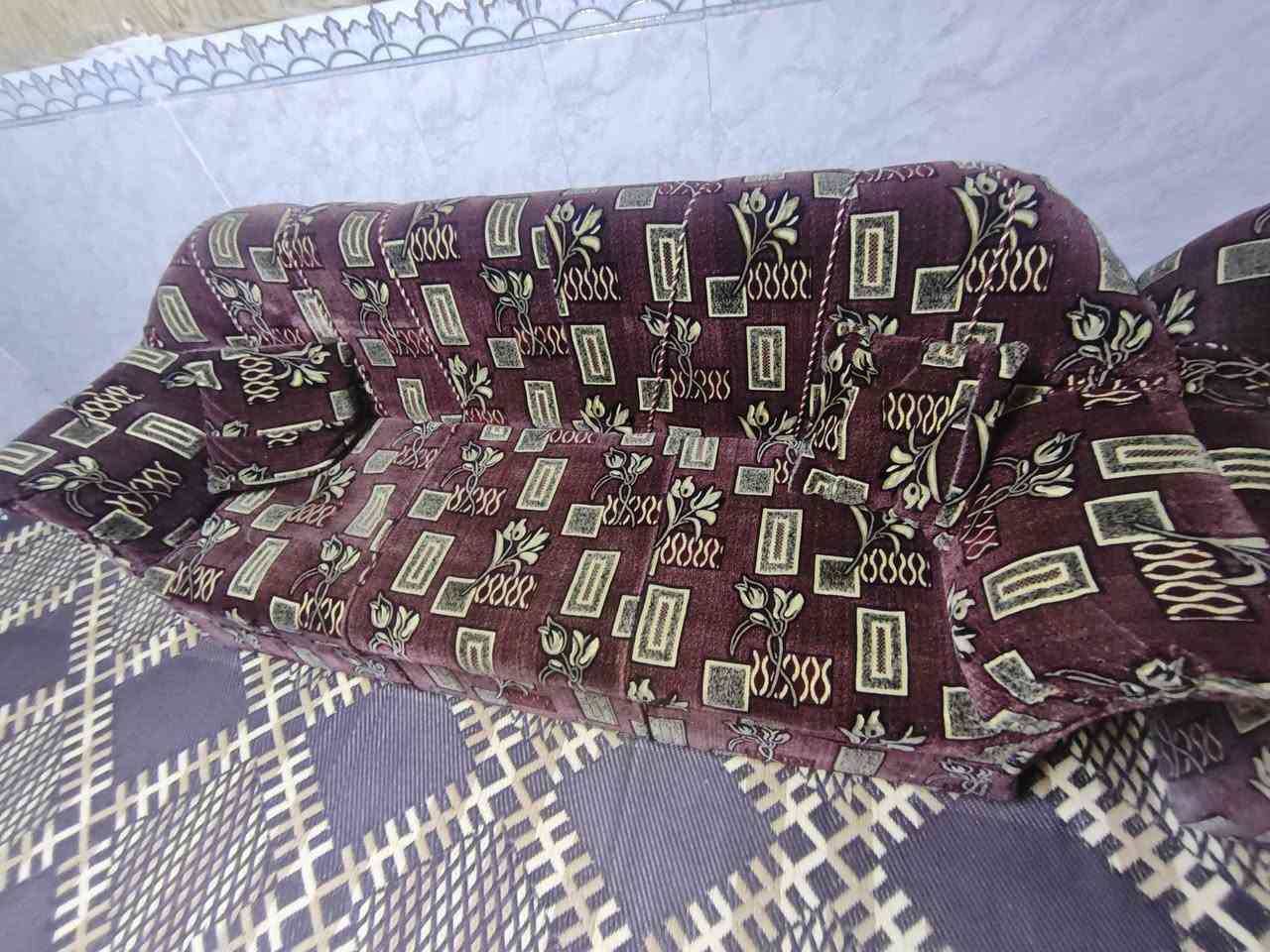 سلام عليكم قنفات للبيع 9 مقاعد مكاني نجف حي الميلاد رقمي ***********
