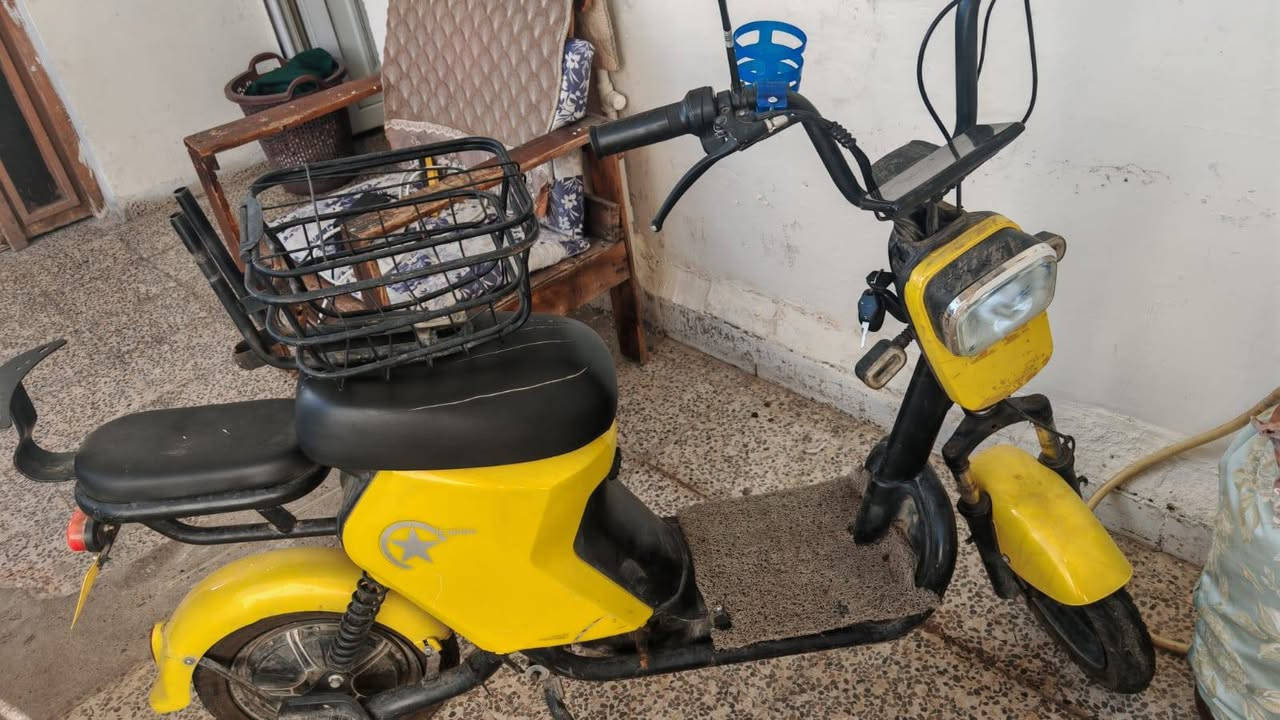 بايسكل شحن شبيه R9 للبيع اي عيب مابي سعره ١٩٠ بي مجال 
مكاني كركوك /حي الشهداء 
***********
