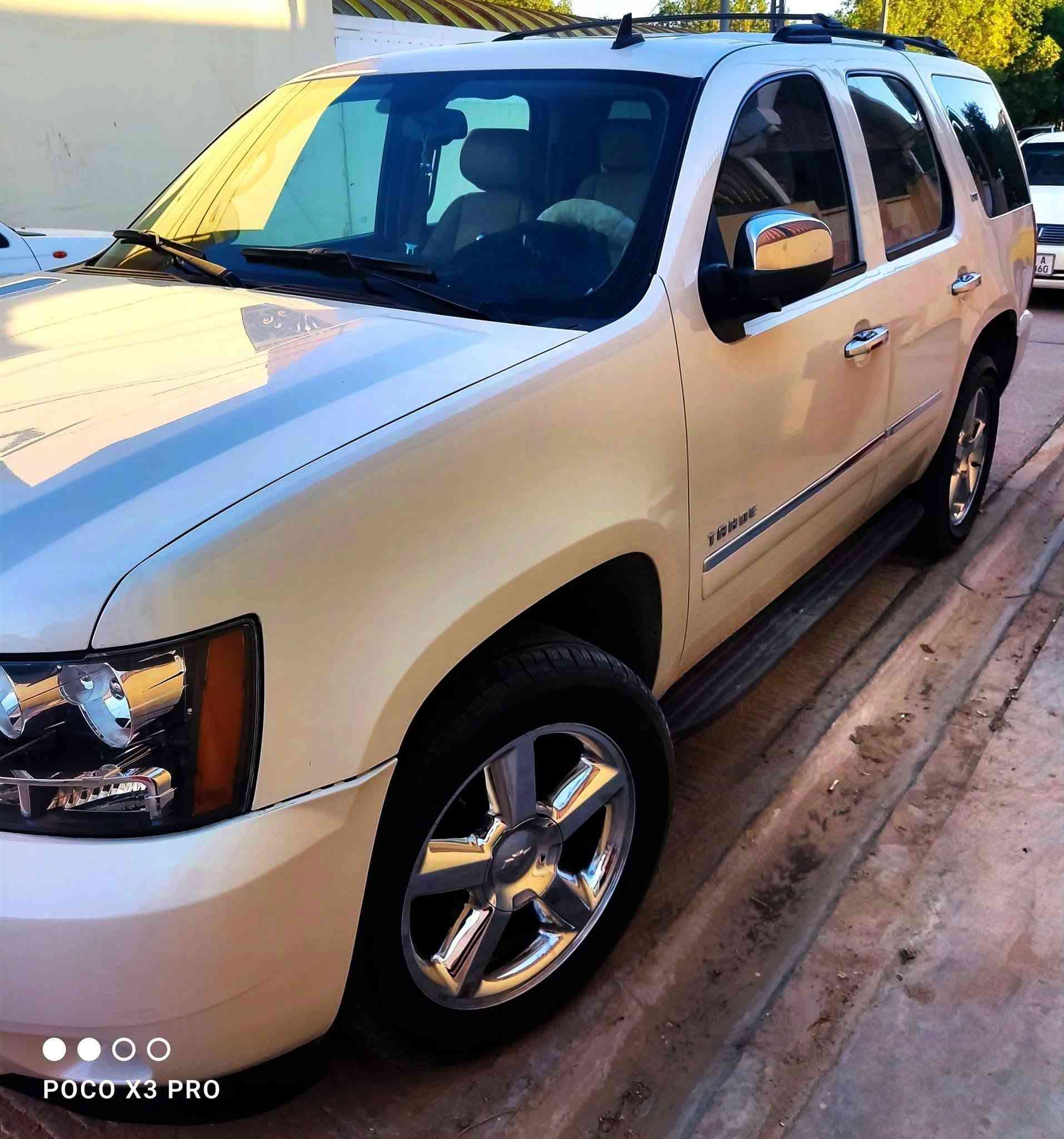 اللهم صل على محمد وآل بيت محمد
السلام عليكم ...
للبيع شوفرليت تاهو 2014 LTZ  امريكي
حادثها بسيط جدا  صبغ على كد شبر بين الباب والچاملغ الامامي الايسر مثل ماموضح بالصور 
سياره تسجيل جديد 
رقم بغداد  الدولي
الحاله _ ممتازة جدأ
مكينة 5300
تشغيل عن بعد  _ كاميرا خلفية _ رادارات امامية وجانبية _ حساسات خلفية  _ بلاجكتور   _ كشنات جلد  كهرباء _ كشن خزن _ كشن تبريد تدفئه  _ صندوق جك كهرباء _  usb _ سلايد روف _ فور ويل _  دوسات بانزين وبريك كهرباء - شاشات وسطية 
وبعد بيها كومه مواصفات تجي وتشوف بعينك افضل 
السيارة باقية ع نظافتها داخل جلد بيجي نظيف جدا
محرك وكير بحالة ممتازه برغي واحد مامفتوح بيها
ويل LTZ حجم 20  
للاستفسار الاتصال على الرقم *********** 
السعر 220  وبيها مجال بسيط 
اخوان اعتذر عن المراوس ابيع نقد فقط واذا ماعجبك السعر صل على النيي واعبر المنشور 
@إشارة

