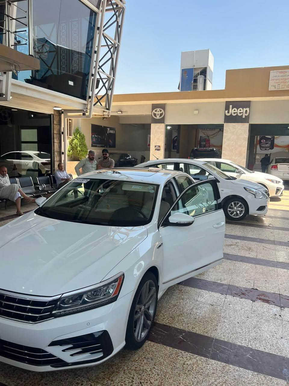 🚗 فولكس واجن باسات TSI-R-Line موديل 2019 (فول فول - نظيفة جداً ——- استيراد خاص 

📌 المواصفات والتفاصيل:

سيارة ماشي 97 ألف كم.

المحرك: 2000  توربو (قوة وأداء عالي).

الكفالة: كفالة عامة وشرط خالية تماماً من الصبغ الشخط تعديل البارد  ورصعات المكينة.

الرقم: أربيل (جاهزة - شرط تحويل -تاير- ودهن جديد ششرط ألف دينار ما تصرف عليها)

✨ الإضافات المميزة:

رياضي متكامل + لايت زنون أمامي + مواصفات TSI-R-Line معروف

حساسات أمامية وخلفية + تشغيل عن بعد

+كشنات تدفئنة

نظام صوتي راقي + بصمات شركة عدد 2.

رادارات نظام فتل وتحديد مسار.

داخلية أنيقة بلون ملكي مميز مع لمسات كاربون فايبر أصلية.

السيارة على وضع الشركة بالكامل

💰 السعر: (210$ بي مجال ) 

📍 مكان السيارة: كركوك
دفتر بنزين - موجود بي

📞 للاتصال والاستفسار: *********** (يرحم والديك، إذا ما عجبك الإعلان أو السعر، صلي على النبي واترك كلمة طيبة، والخير لمن تصير من نصيبه)
