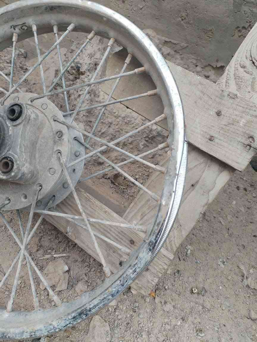 وياله ٤ كير الويل الخلفي بي عواج مراوس بكشن او بيع ب١٠
