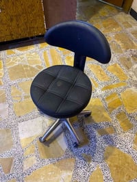 بيع عدد ثنين بسعر مناسب جداا الحلاقه االاستفسار الاتصال على هذا0774877...