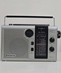 راديو SANYO الأصلي موديل 8260-RP صناعة يابانية سنه 1979 FM و MW و SW و...
