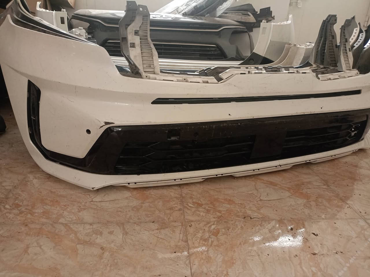 متوفر دعاميات امامي وخلفي سورنتو 21.22.23 بسعر 100 الف بغداد الدورة ***********
