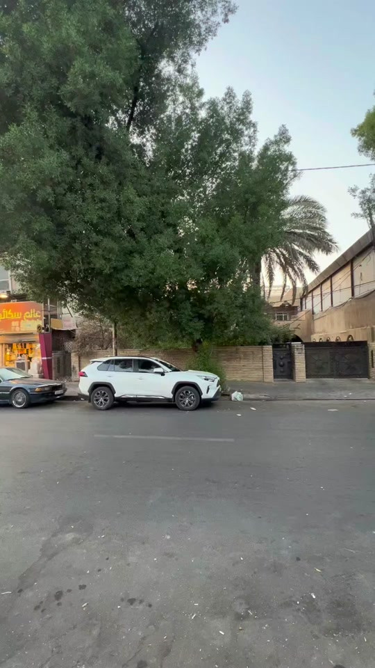 🏡 بيت مميز جداً في الاعطيفية  مساحة 680م² وواجهة 20م، بموقع حلو ومميز على شارع تجاري. المكان بيه هواية أفكار واستعمالات ممكنة، سواء للسكن أو للاستثمار أو تحويله إلى مشروع تجاري حسب رغبتك. والأجمل؟ جودة بناء اقتصادية كلش حلوة وموقع يستاهل الوقفة 👌 📍 الاعطيفية – موقع تجاري مميز 📐 المساحة: 680م² 📏 الواجهة: 20م إذا تدور على عقار بيه موقع + مساحة + أفكار استثمارية… هذا العقار يستاهل تشوفه.
