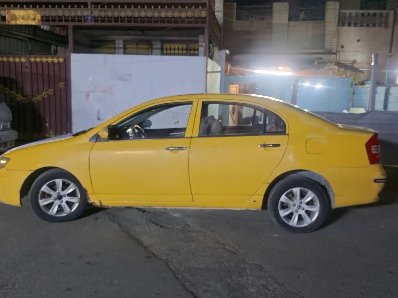 ليفان 620للبيع
مكينه بلادي خير من الله كير كورلا تبريد ثلج صدر امامي خلفي جديد مابيها نقص رقم بغداد هيئه مصفره غرامات عليه تحويل مباشر  مكاني بغداد شعب ***********بس شراي يخابر
