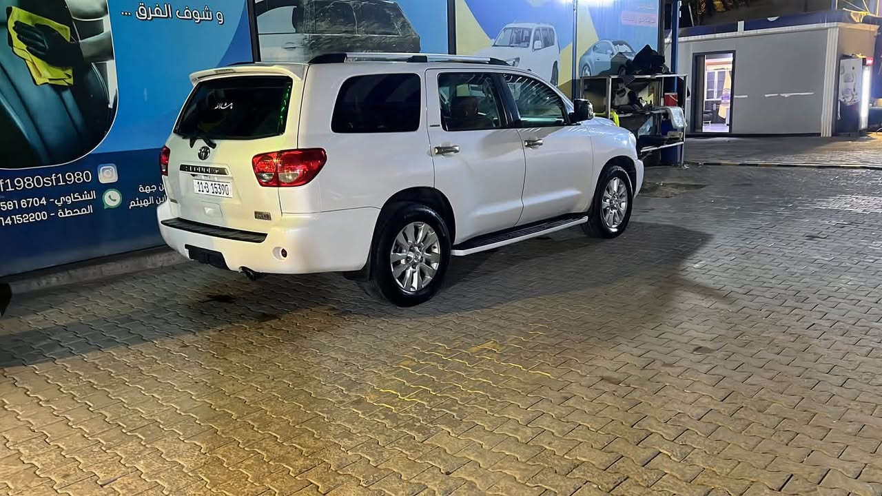 سيكويا بلاتنيوم • ٢٠٠٩ • مكينة ٥٧٠٠