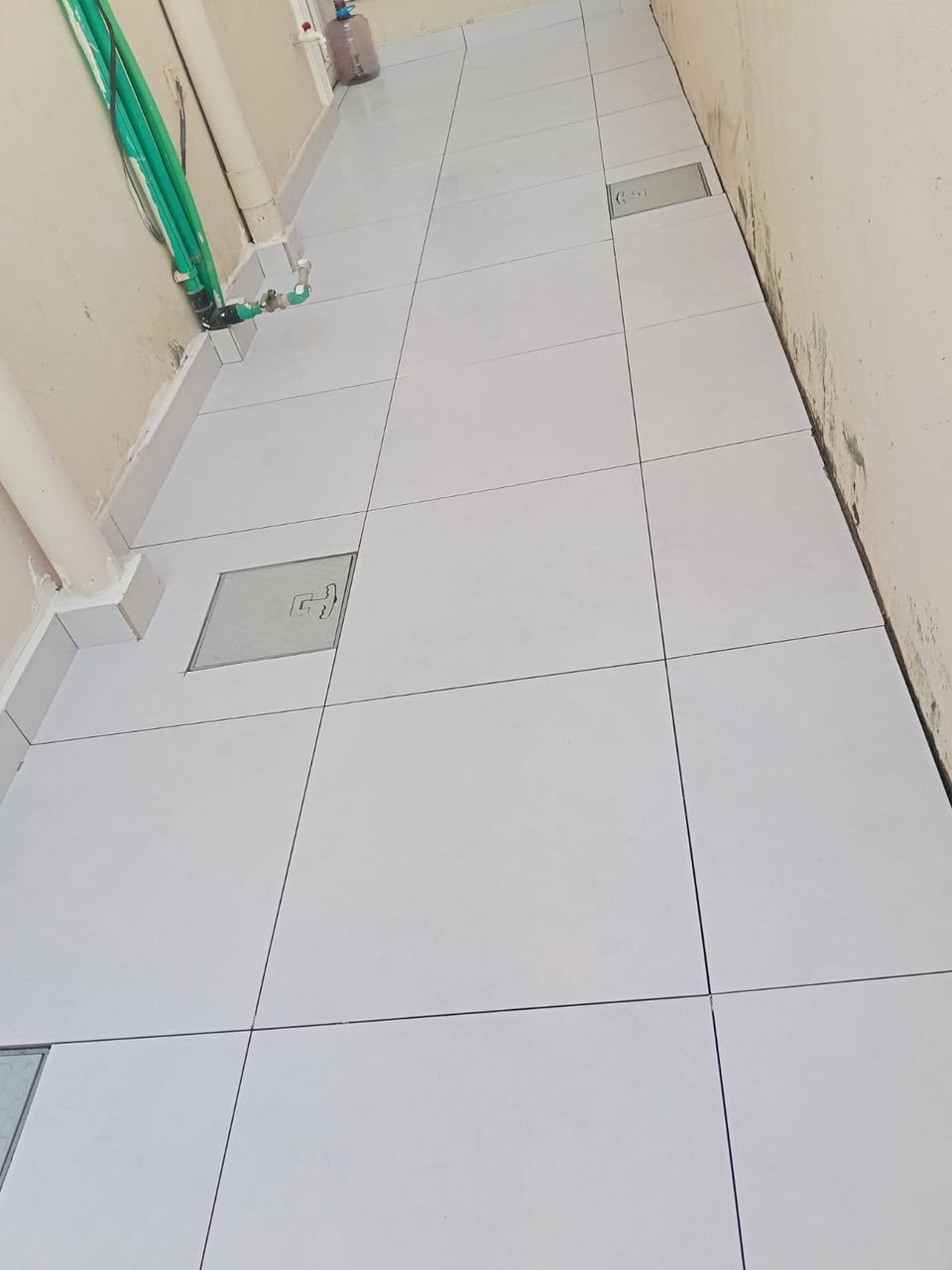 عندي كادر يراني شغل سراميك المرمر حجر جدران راضيه درجه اولى تصال على رقم 📞📞*********** ميسان اليزرر شرط شغل درجه اولى مصاطر نشتغل ماده صبابه درجه اولى وزن واحد تصفير

