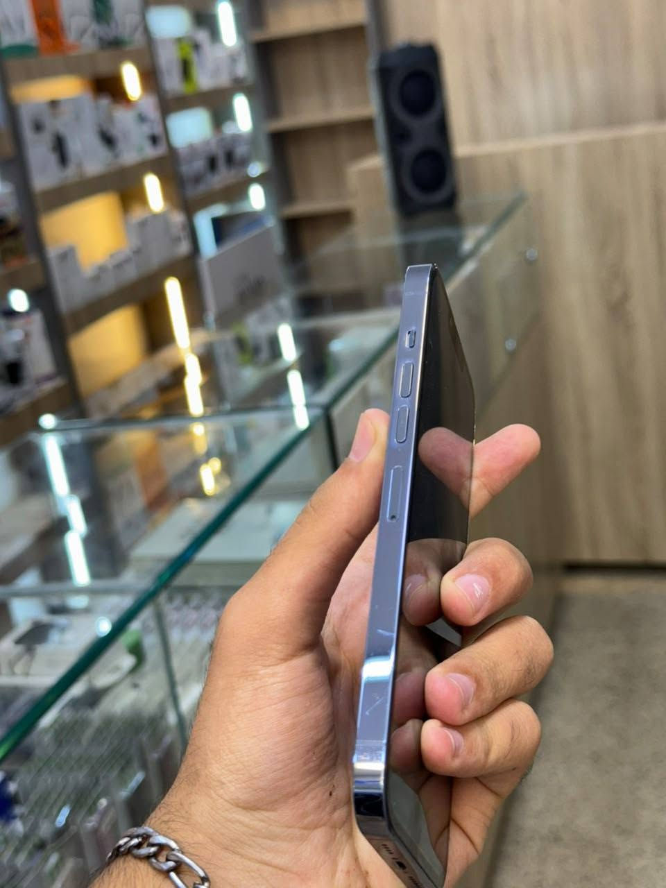 13 PRO MAX
ذاكره 256 
دبل سيم 
مبدل بطاريا مال تفليش نسبه 84
قطاره بل شحن
فيس ايدي شغال
كاميرات فول
جهاز فول نضافه ما بي شخط 
سعر 650 وبي مجال بسيط
***********
***********
العنوان الموصل الزهور قرب دوره سيدتي الجميله 
سنتر اشرف للموبايلات
