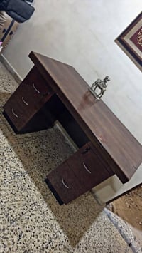 ميز مكتبي جديد وجربايه عدد 2 نضيفات وكنتور جبير ابو البابين للبيع بسعر...