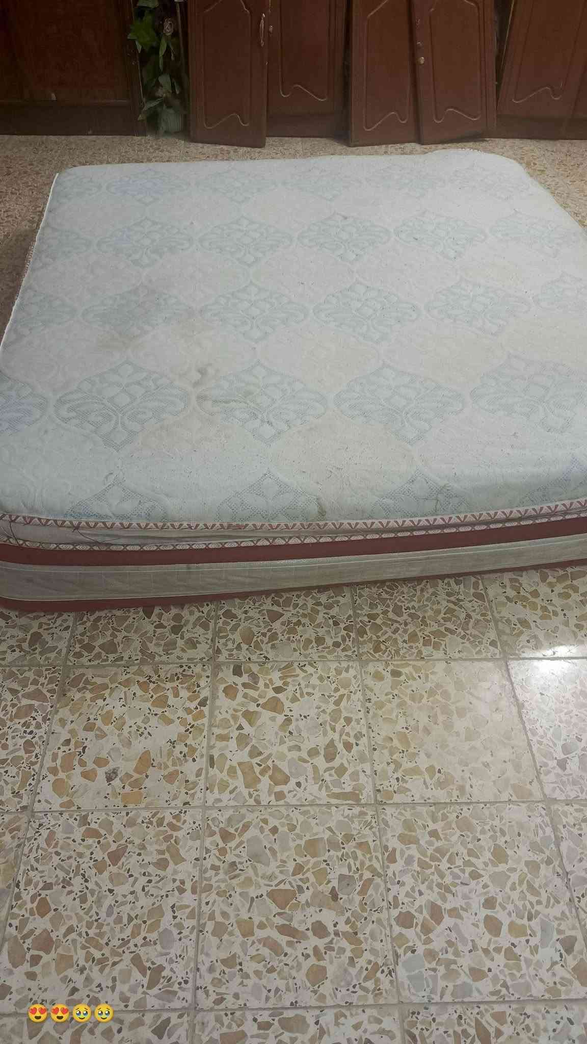 دوشك ضغط عالي تركي قياس 180في200 السعر 50 ناصرية الاسكان الصناعي ***********

نص مكتوب في الصور:
- 😍😍😍😍
- 😍😍😍🥺🥺
- 😍😘😘😍😥