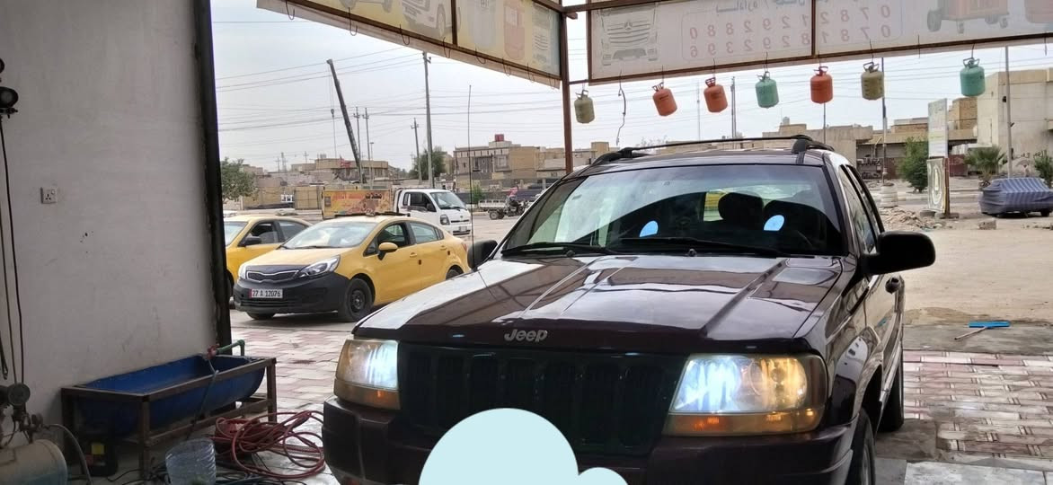 جيب شيروكي سليمانيه بسمي مكان الناصريه مديل 2000  سياره جاهزه من كلشي مكينه وگير بلاد بيه منظومه غاز 80 رقم ***********  الشراي يتصل   السعر 70

نص مكتوب في الصور:
- HAPPY BIRTHDAY