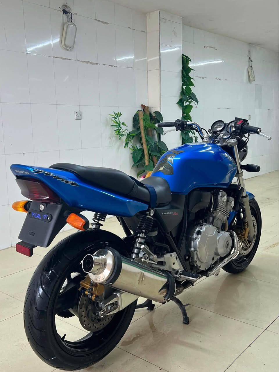 CB400 Hyperutec Modil 2008 nozl
بالەیی ئەوروپی شەحن لێرە نەڕۆیشتووە خاوێن ناو پەکەت بە شەرتی دارو بەرە گێڕ مەکینە بەشەرت تانکی قەپوو قۆپی هەیە بەس هە ناو حاویە وەیلێ هاتییە نۆزلە گزۆز کاتم کامل کامل بەشەرت شەرتی ١٠ وەستا دەتدەمێ شەتکی ناو پاکەت 📦
*********** رەقەم تەلفۆن واتس ئەپ أربيل, العراق
