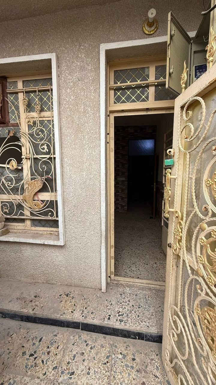 بيت لايجار مساحته 50 متر منطقة الانتصار مقابيل مستشفى حماد شهاب
_ غرفتين وستقبال ومطبخ وخدمات 
_ مجاري كهرباء ماء 
_ ايجارة 250 قفل 
_ لاستفسار اتصل على رقم 
***********
